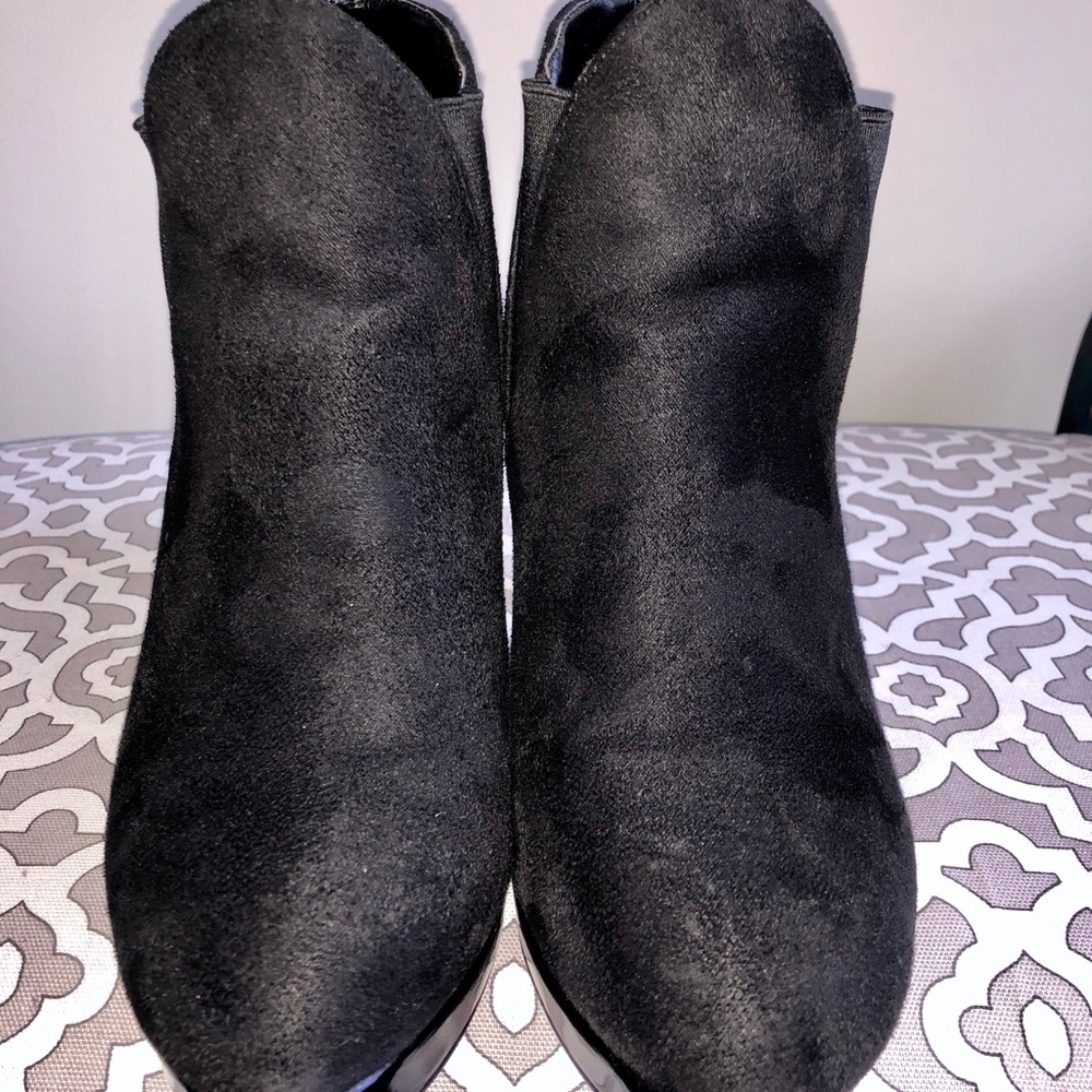 New Direction women’s booties. - Picture 2 of 8